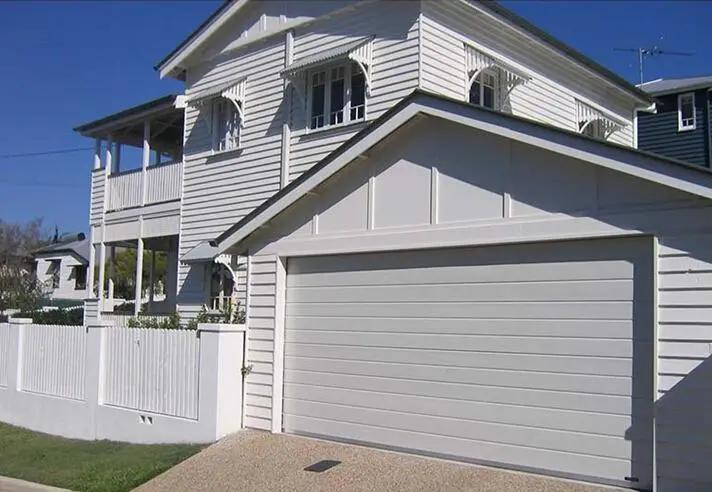 FRC 圍欄系列-車(chē)庫(kù)門(mén)板